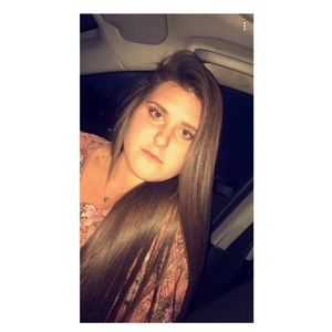 Meet your Posher, Courtney